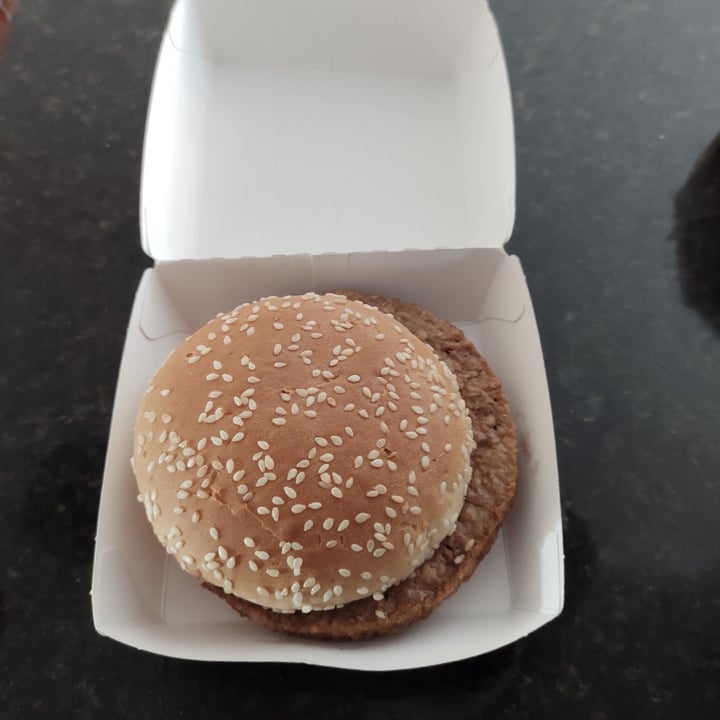 photo of Sadia Cheddar burger shared by @angelapotter on  10 Jul 2022 - review