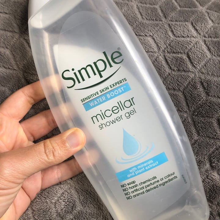photo of Simple Kind to skin refreshing shower gel shared by @isabellaf on  09 Jul 2021 - review