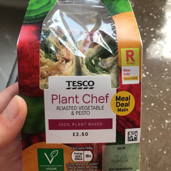 review photo of Tesco Plant Chef Roasted vegetable and pesto wrap shared by @camyfanizza on 14 Jul 2021 - review