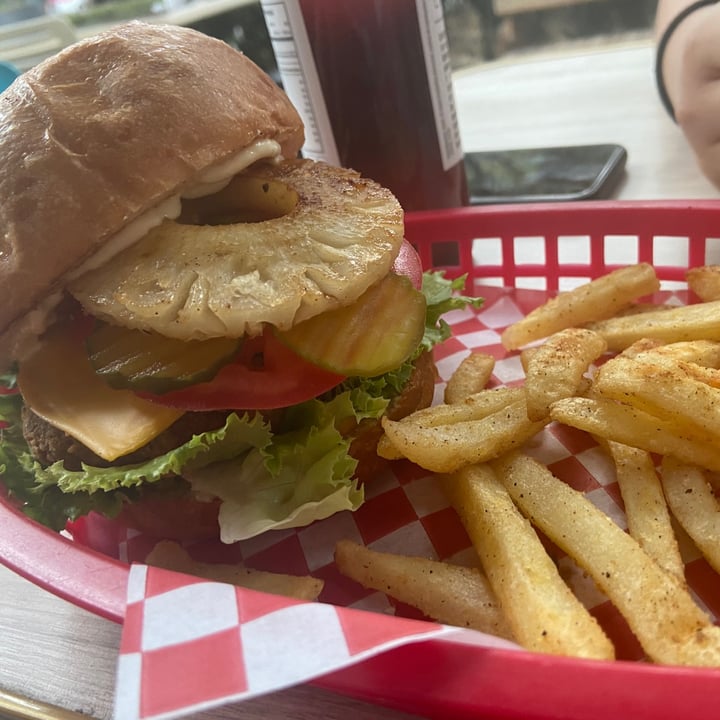 photo of Pan D'Monium Chilpancingo hamburguesa kfc shared by @ilse on  26 May 2021 - review