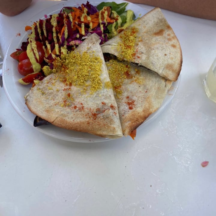 review photo of Pura Restoran Quesadilla shared by @agustinachurba on 21 Feb 2022 - review