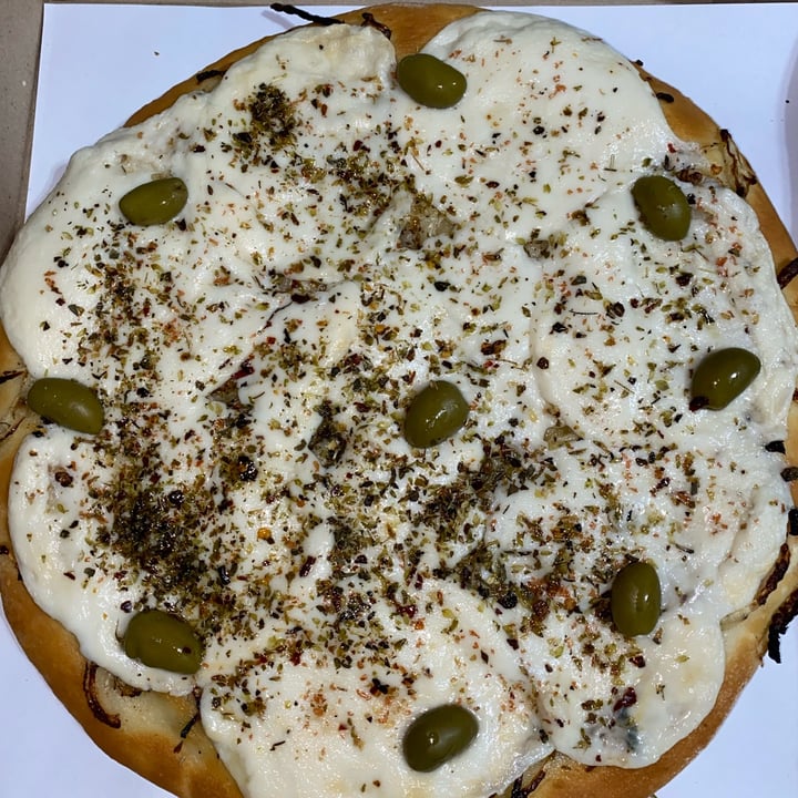 photo of Heaven Vegan Palermo Pizza Muzzarella shared by @julilanga on  01 Jun 2022 - review