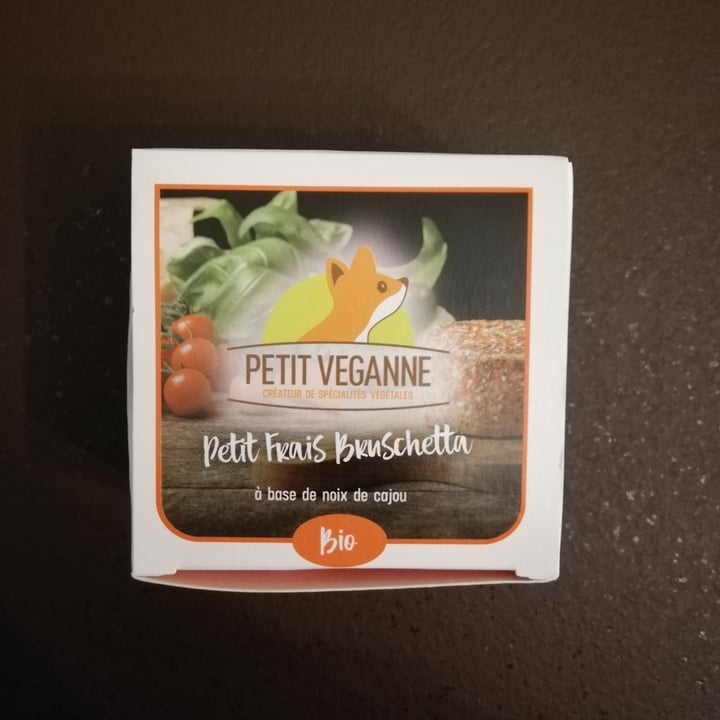photo of Petit veganne Petit frais bruschetta shared by @elena84 on  24 Feb 2022 - review
