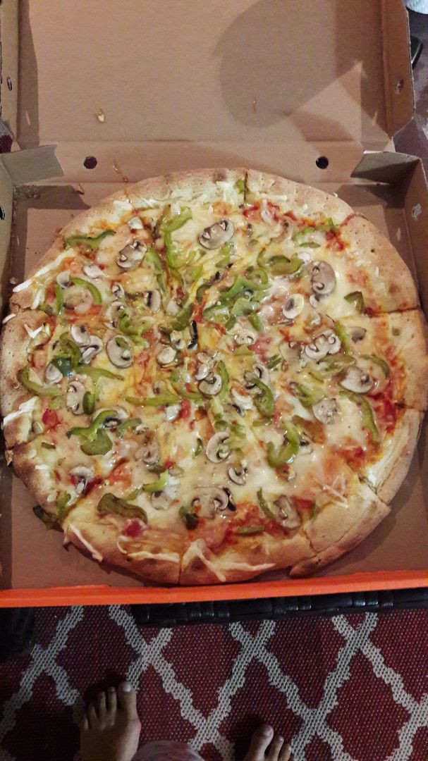 photo of Pizza Pizza Vegan Pizza shared by @henroosterlover83 on  11 Jun 2019 - review