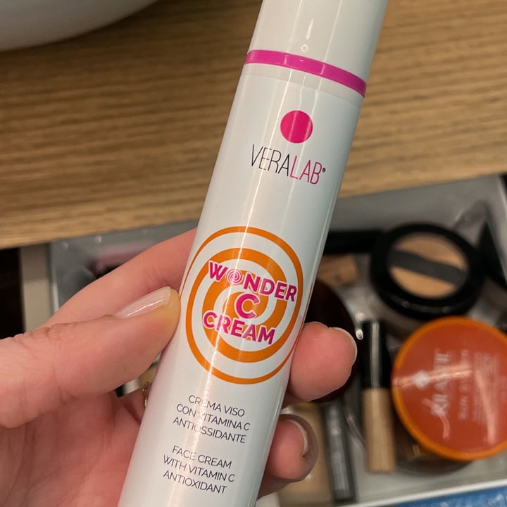 review photo of Veralab Wonder C cream shared by @eleonoraerbetta on 11 Apr 2022 - review