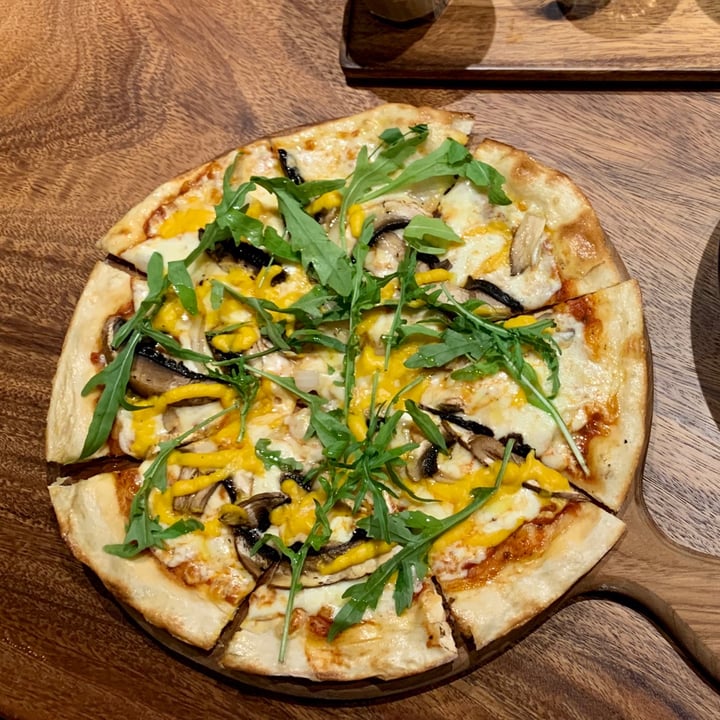 photo of Genius Central Singapore Mixed Mushroom Pizza (Veganized) shared by @avegangirl on  18 Dec 2020 - review
