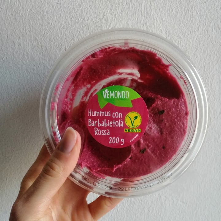 review photo of Vemondo hummus alla barbabietola shared by @giuliagh on 18 Mar 2022 - review