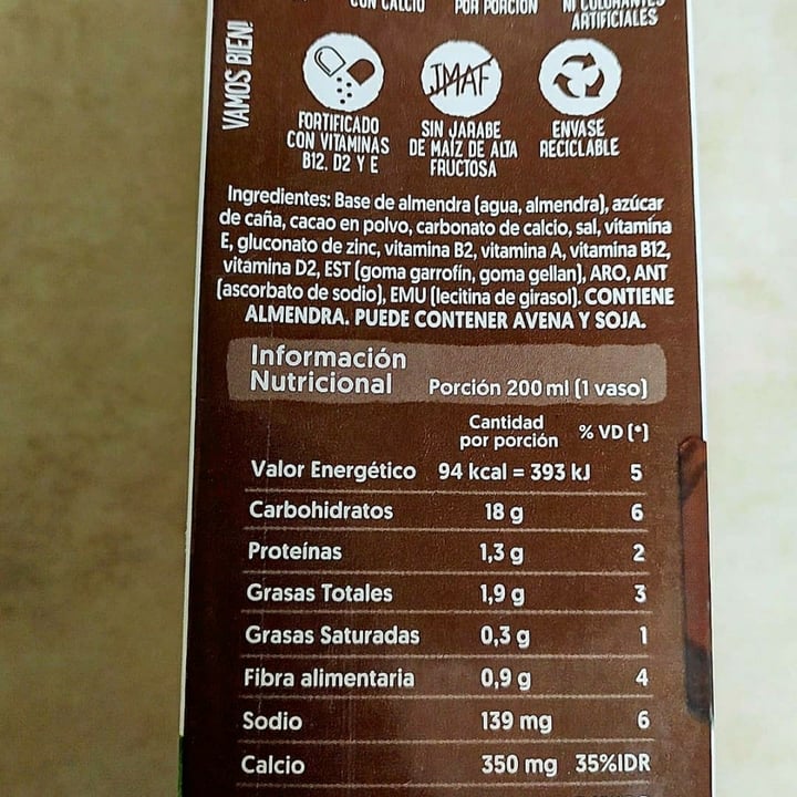 photo of Silk Bebida de Almendra sabor Chocolate shared by @angelacm on  16 Dec 2020 - review