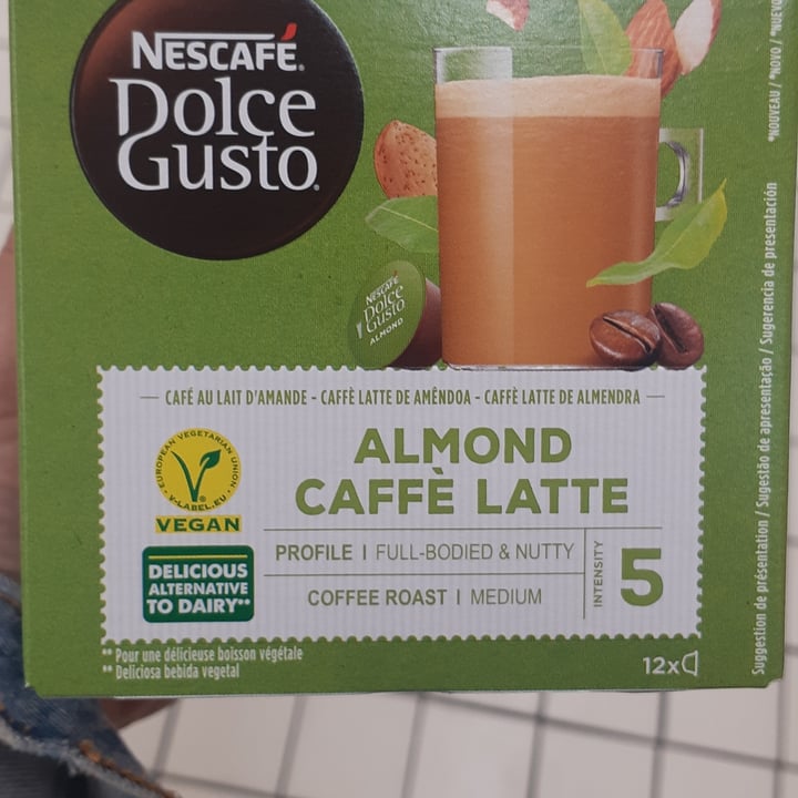 photo of Nescafè Dolce Gusto Almond Flat White shared by @wiwiservino on  21 Oct 2021 - review