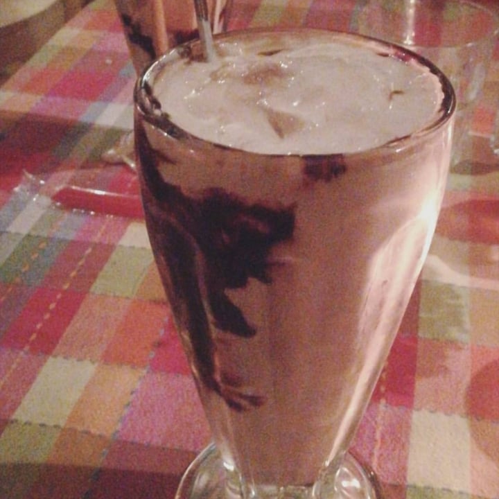 photo of Royale Eatery Chocolate milkshake shared by @gypsygirlgoes on  04 Aug 2020 - review