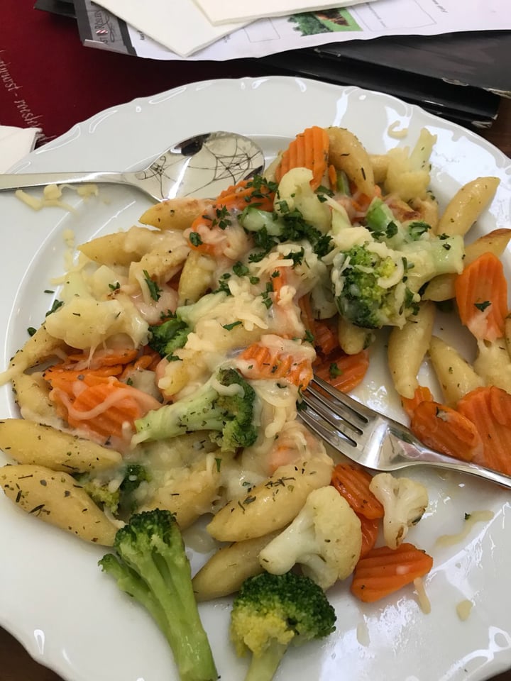 photo of Bratwurst Röslein Potato noodles with vegetables shared by @carrie on  14 Sep 2018 - review