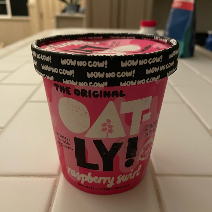review photo of Oatly Raspberry swirl Ice Cream shared by @bonvivant09 on 23 Sep 2022 - review