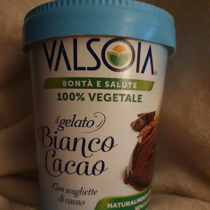 photo of Valsoia Il gelato Bianco Cacao con scagliette di cacao shared by @skanto on  29 Oct 2022 - review