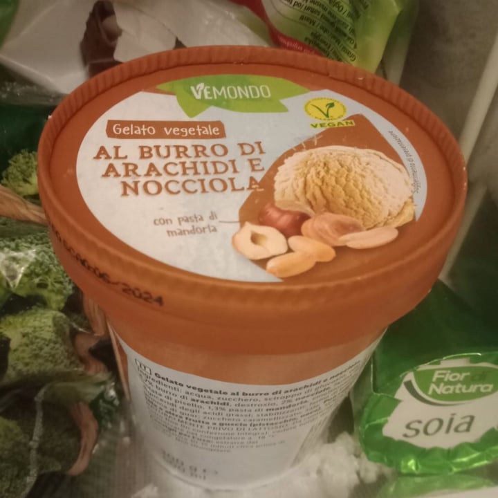 review photo of Vemondo Gelato al burro di arachidi e nocciola shared by @giadamezzanotte on 15 Jun 2022 - review