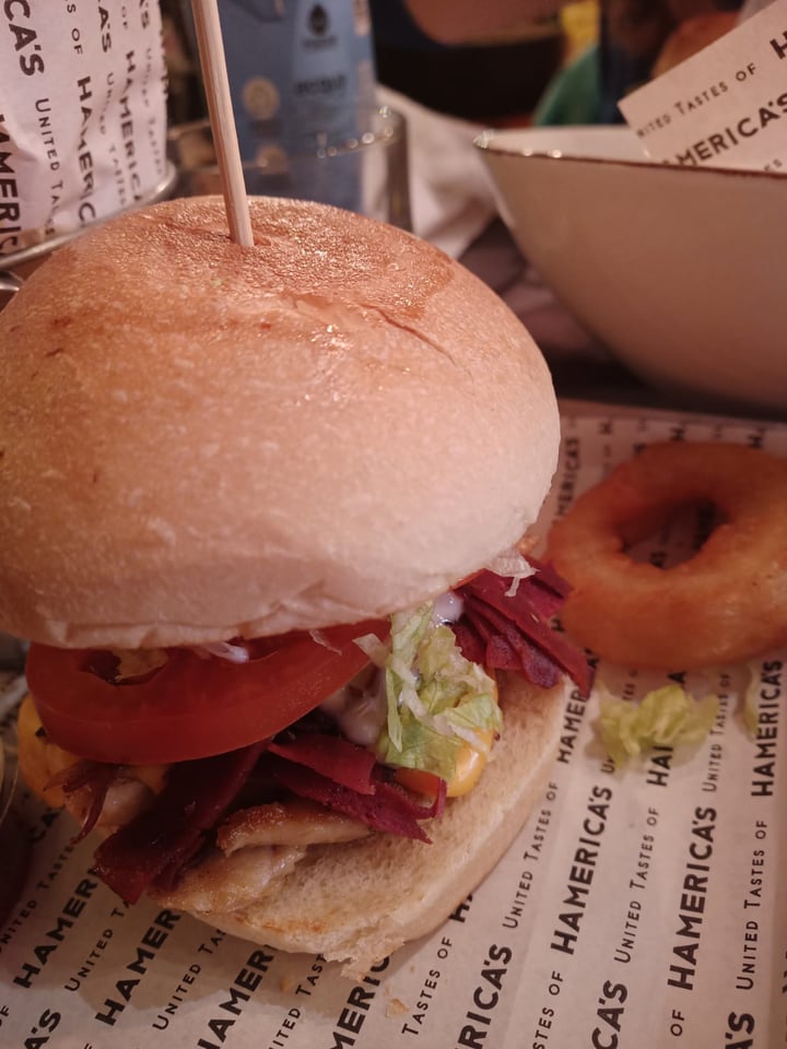 photo of Hamerica's Heura Chicken Burger shared by @sapo29 on  30 Dec 2021 - review