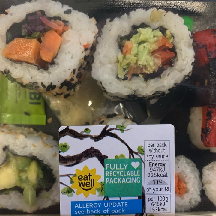 photo of Marks & Spencer Food (M&S) Vegetable Sushi shared by @tsollis on  06 Apr 2022 - review