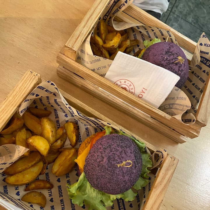 photo of Flower Burger Butterfly burger shared by @katia97 on  24 Nov 2021 - review