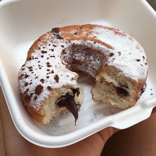 Photo of the dish “Donut Relleno de Chocolate”