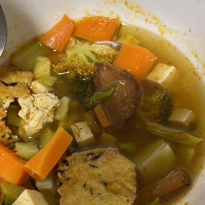 review photo of Sutharos Tom Yam Soup shared by @superdupersumi on 02 Mar 2022 - review