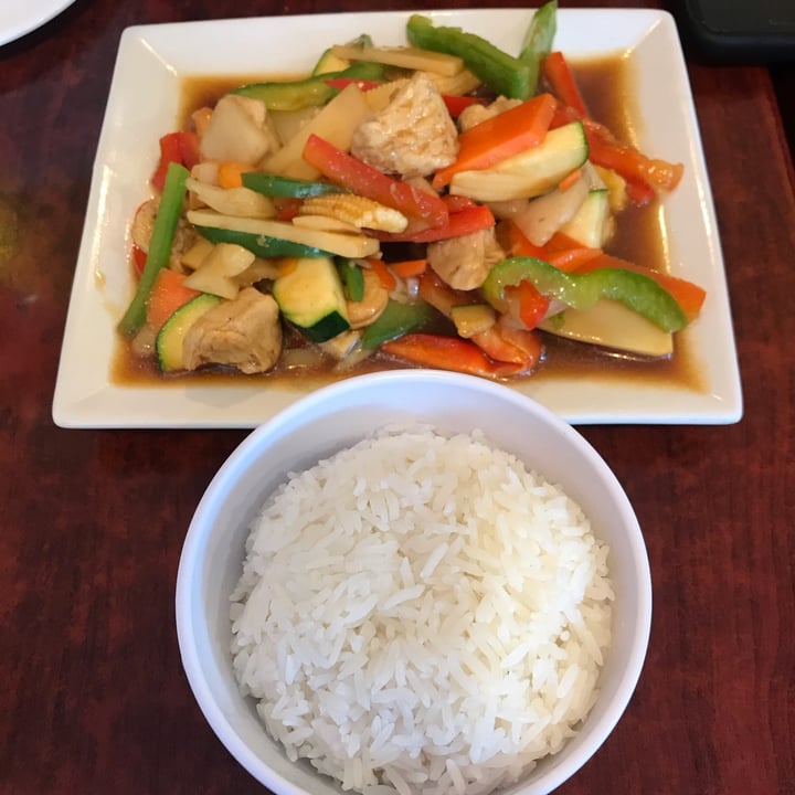 photo of Bodhi Vegan Cashew chicken shared by @mallory17 on  16 Feb 2022 - review