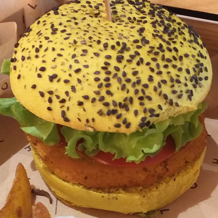photo of Flower Burger Funky Cecio shared by @danipiccioli on  12 Mar 2022 - review
