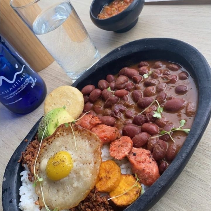 photo of Gigi`s Restaurante Vegano Bandeja Paisa Vegana shared by @sunshine18 on  15 May 2022 - review