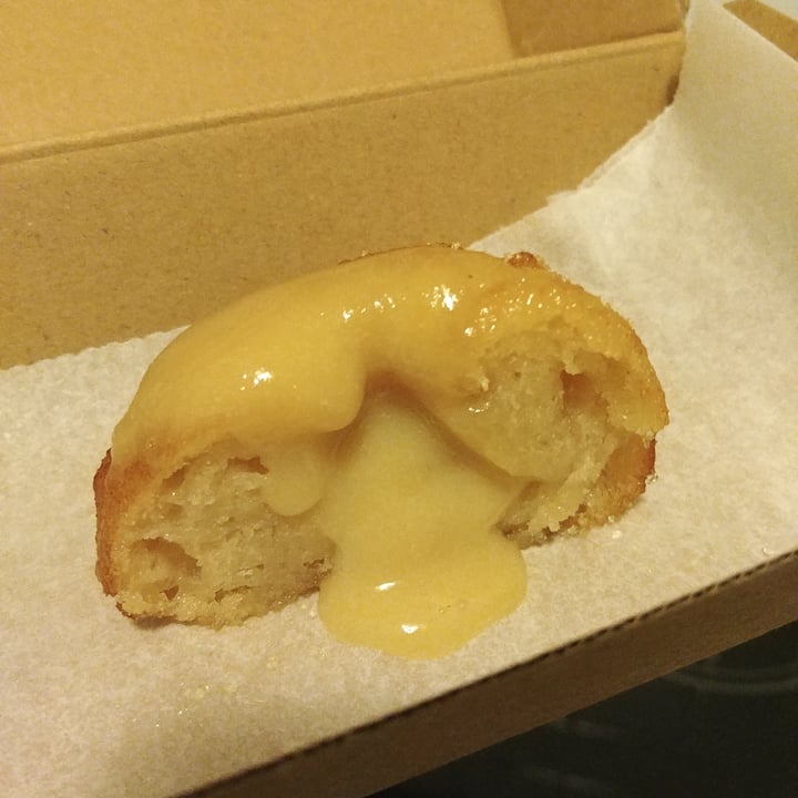 photo of Comeco Foods Passion Fruit Custard Sourdoughnuts shared by @alynereis on  10 Oct 2021 - review