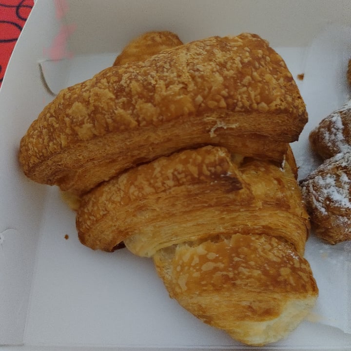 review photo of Sablée Vegana Croissant Rellena De Crema Pastelera shared by @agustinazt on 04 Sep 2021 - review