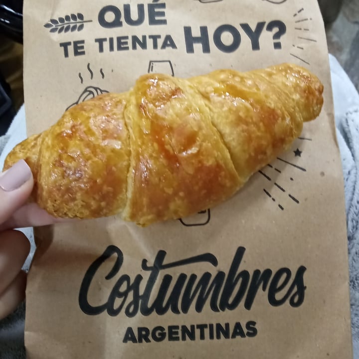 photo of Costumbres Argentinas Cornetto Vegano shared by @linavegan on  13 Jun 2020 - review