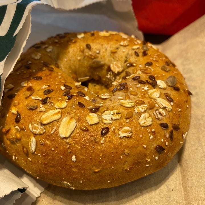 photo of Starbucks Sprouted Grain Bagel shared by @sirenaterrenal on  06 Feb 2020 - review