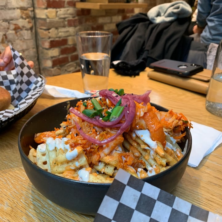 photo of Burger Fiancé Kimchi fries shared by @veganqueenofmontreal on  09 Nov 2021 - review