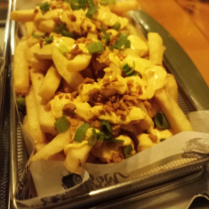 photo of We Can Veg It Batata frita com molho cheddar e soy bit bacon shared by @wallacelopes on  06 Feb 2022 - review