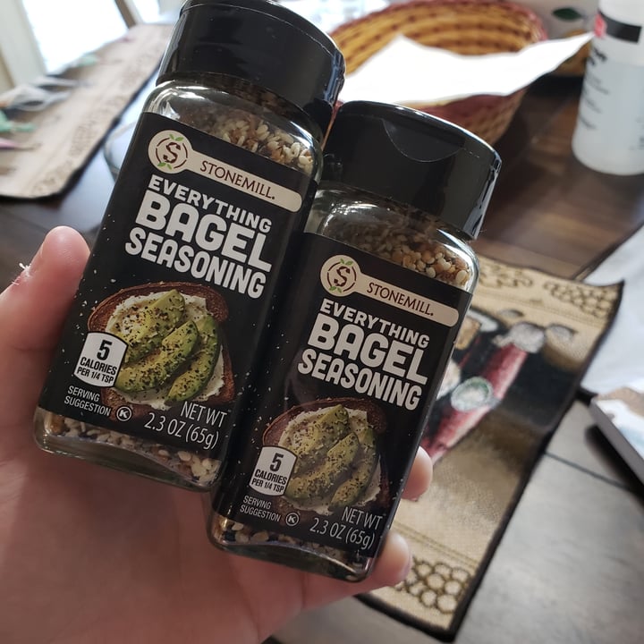 photo of ALDI Everything Bagel Seasoning shared by @saralookingglass on  10 Oct 2021 - review