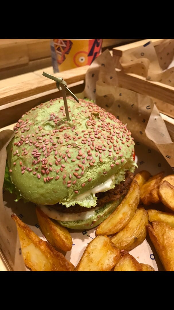 photo of Flower Burger Roma Flower burger shared by @alterlove on  19 Feb 2020 - review