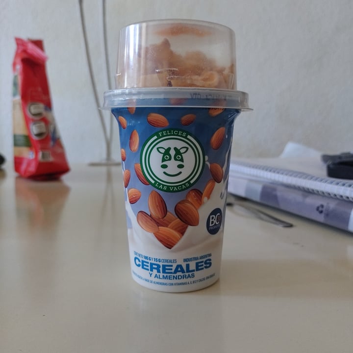 photo of Felices Las Vacas Yogurt de Almendras con Cereales shared by @aldana1997 on  04 Sep 2022 - review