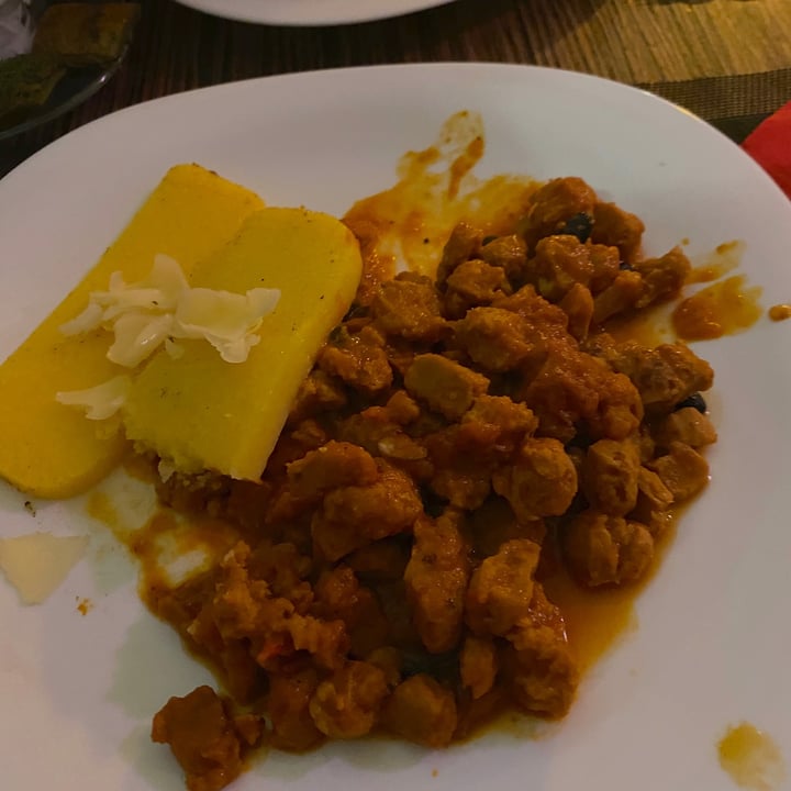 photo of Veganda Chili con polenta shared by @cateplantbased on  04 Jan 2023 - review