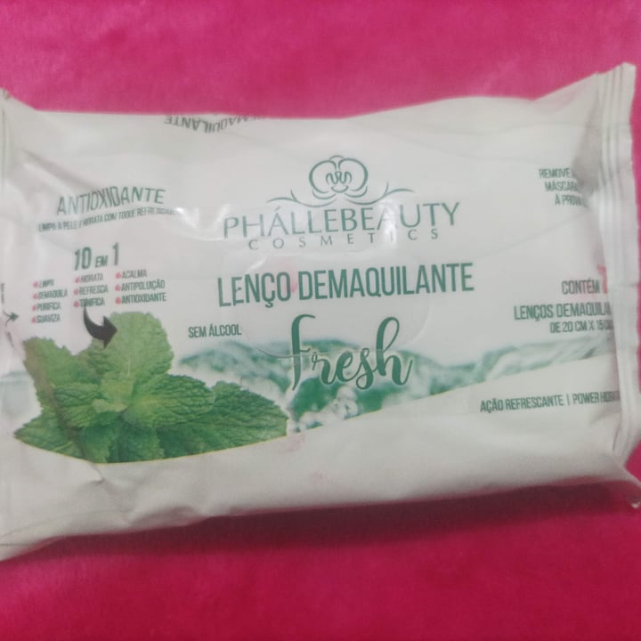 photo of Phállebeauty Cosmetics Lenço Demaquilante shared by @lokalari11 on  02 Jul 2022 - review