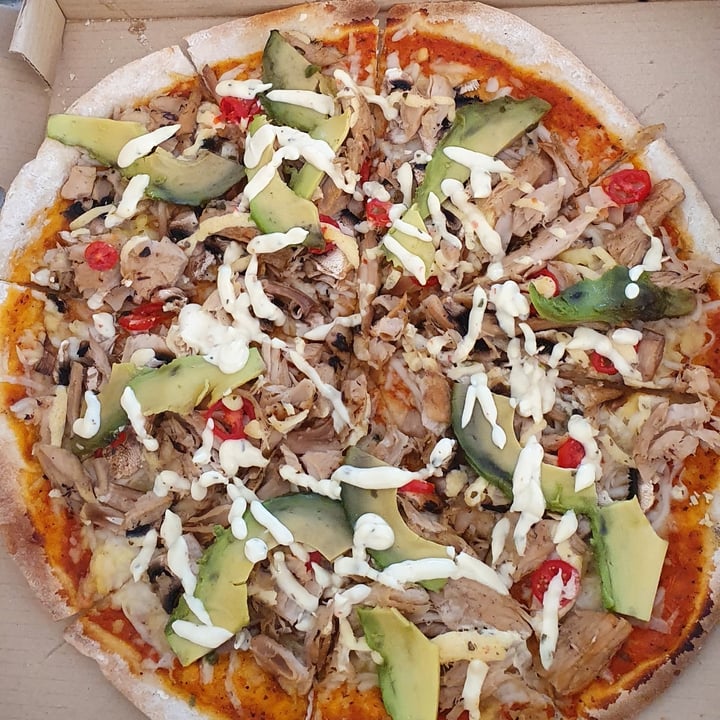 photo of Vegan Street Food ZA Chickless Mayo Pizza shared by @aaronjooste on  09 Feb 2021 - review