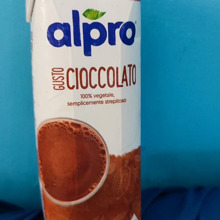 photo of Alpro Bevanda a base di soia al gusto di cioccolato shared by @misswallace on  14 Jun 2022 - review