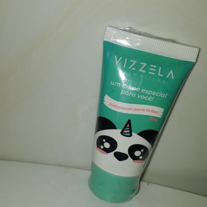 photo of Vizzela Cosméticos Hidratante para mãos shared by @juliennegois on  25 Jul 2021 - review