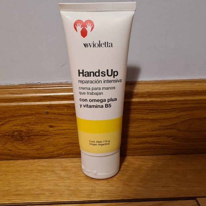 photo of Violetta cosméticos Hands Up shared by @roxiescudero on  18 May 2022 - review