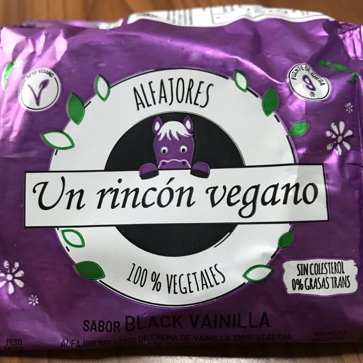 photo of Un Rincón Vegano Alfajor Black Vainilla shared by @vickymz on  02 Mar 2021 - review