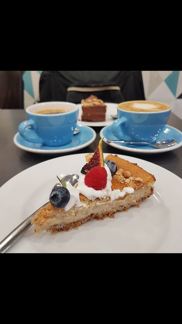 photo of Cloud Cakes Cheese Cake shared by @peterhammer on  02 Dec 2018 - review