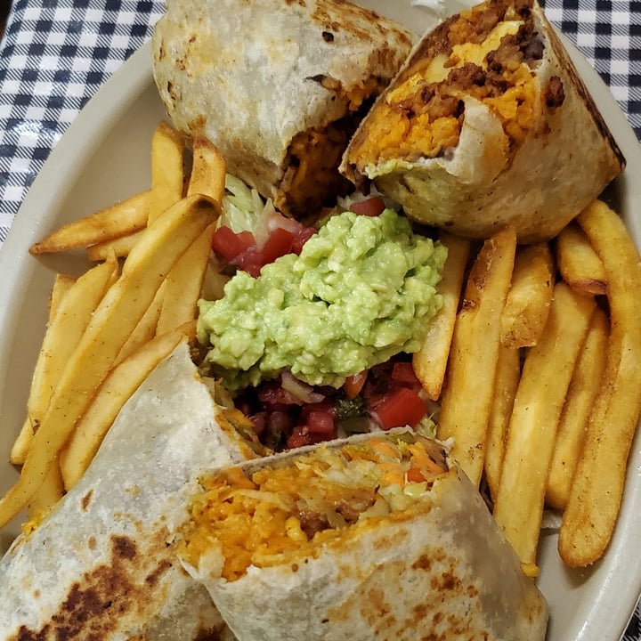 photo of Veganos la taqueria Burrito De Vegetales Asados Y Pastor shared by @mjimenasilva on  22 Sep 2021 - review