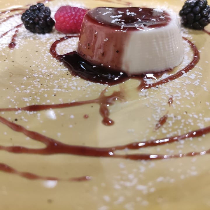 review photo of Al Bistrot dei Vinai panna cotta vegetale shared by @richirico on 12 Dec 2022 - review