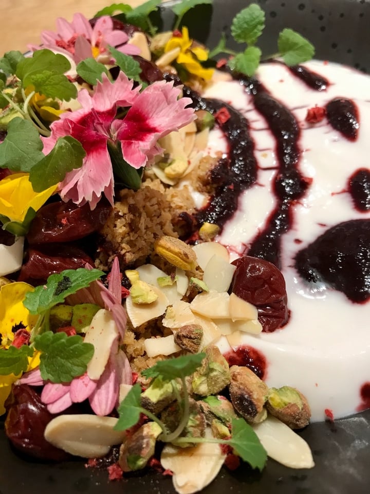 photo of Hot Numbers Coffee Granola shared by @camveg2020 on  17 Jan 2020 - review