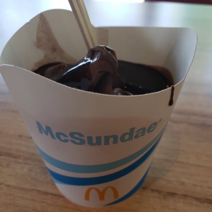 photo of McDonald's McSundae shared by @camilaraota on  20 Jun 2022 - review