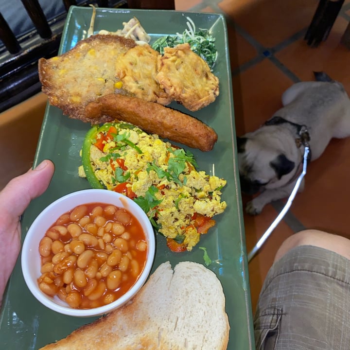 photo of New Leaf Eatery vegan fry up shared by @janscaz on  17 Jun 2022 - review