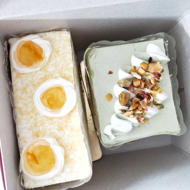 review photo of M Bakery Pistachio Cake shared by @livingdeadoll on 05 Oct 2020 - review