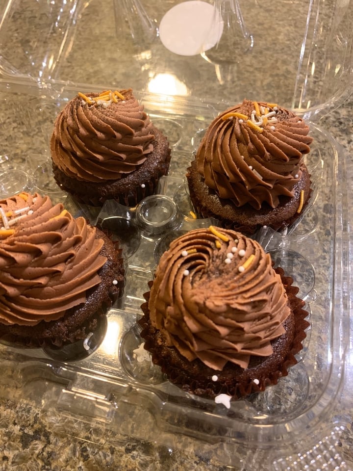 photo of Valhalla Bakery Chocolate Cupcake shared by @queenkate on  05 Jan 2020 - review